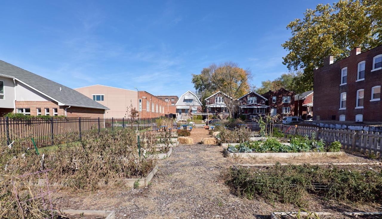 Forest Park, Science Center, Bjc & Cwe Restaurants Tower Grove エクステリア 写真